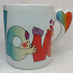 THE LOVE MUG with Heart Handle 10 oz Cup 1986 Kissing O & V Hearts